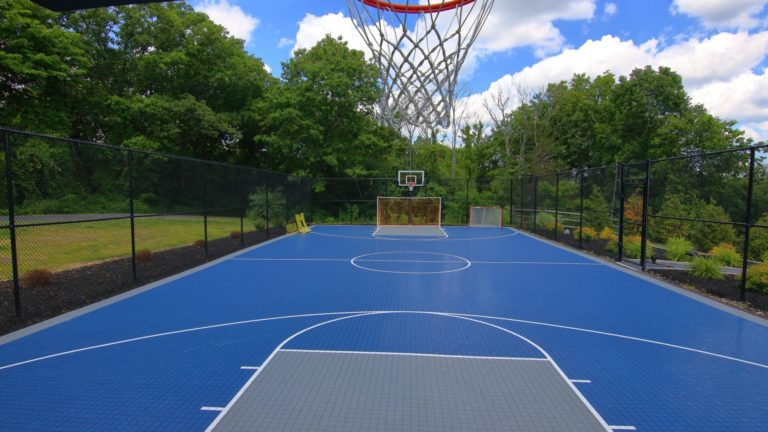 Entertain the kids the healthy way this summer with a backyard court